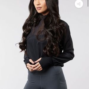 NWT Buffbunny Escandala pullover in Medium